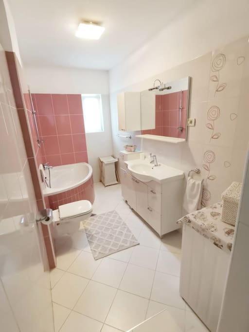 Apartman Pejic Podstrana Esterno foto