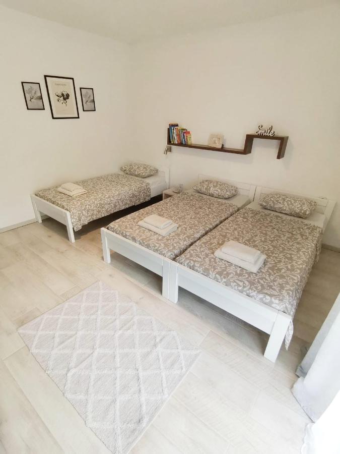 Apartman Pejic Podstrana Esterno foto