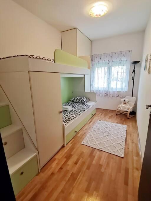 Apartman Pejic Podstrana Esterno foto