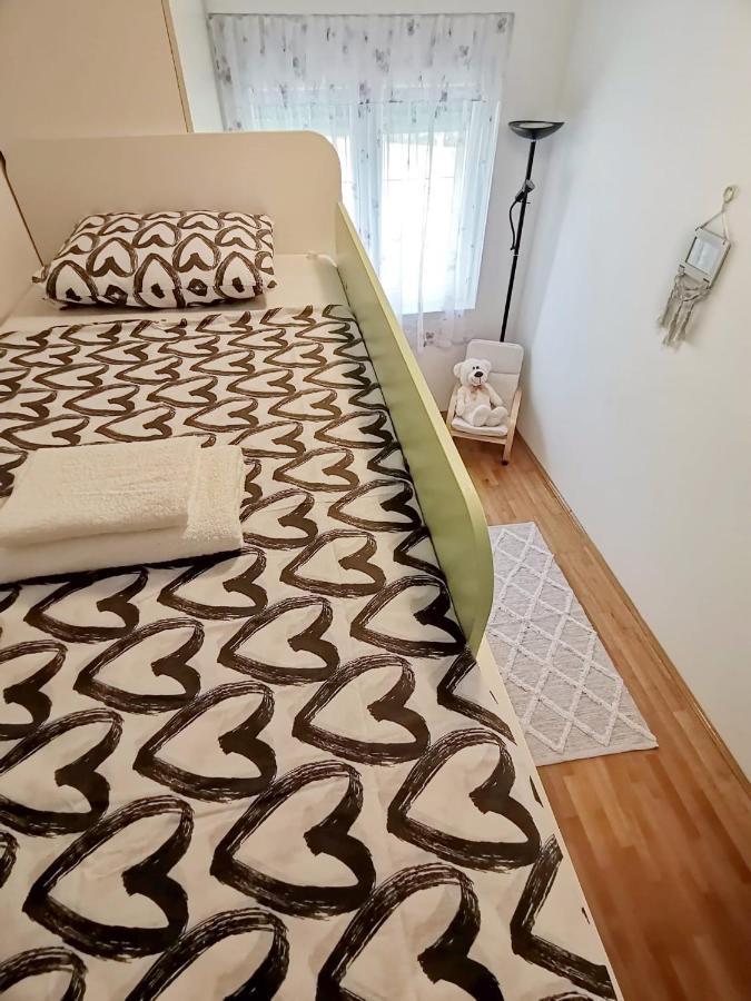 Apartman Pejic Podstrana Esterno foto